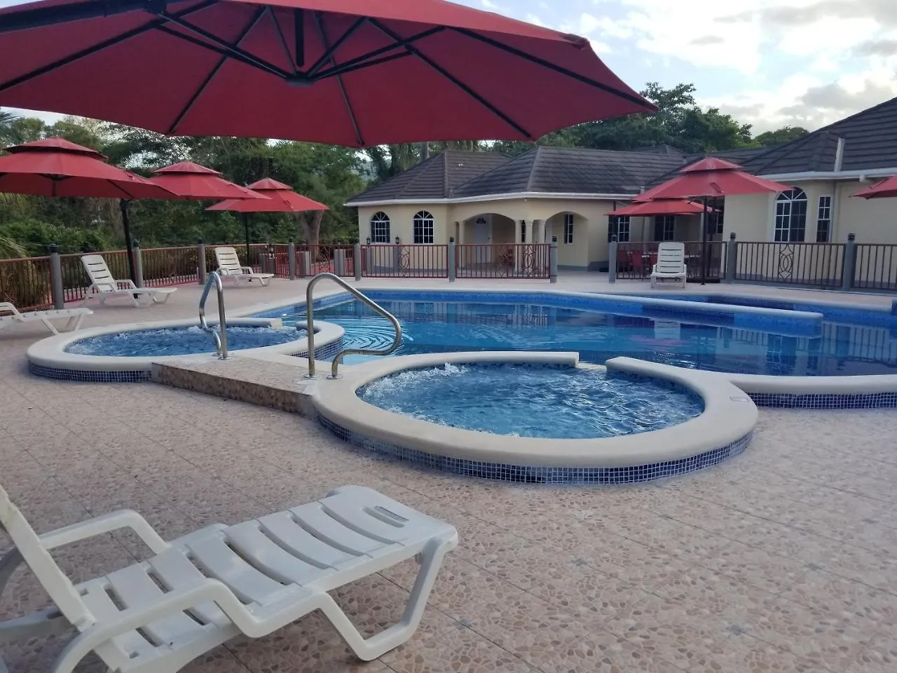 North Star Villas Ocho Rios 0*,